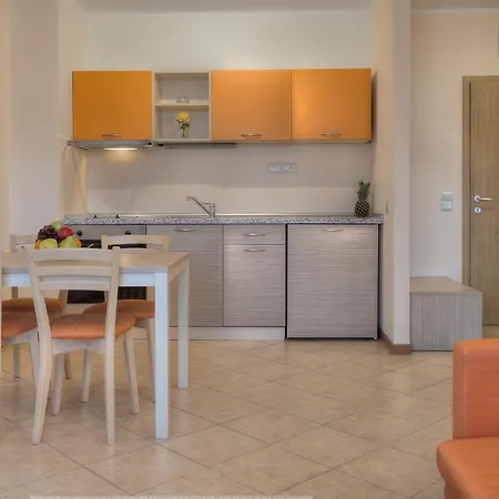 Royal Sun Aparthotel 4*