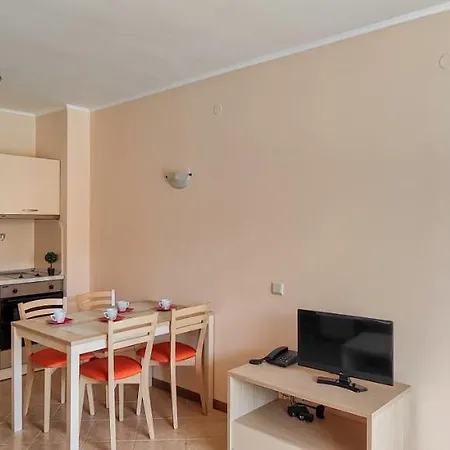 Royal Sun Aparthotel 3*